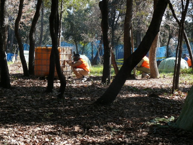  Nascosto nel campo da paintball 